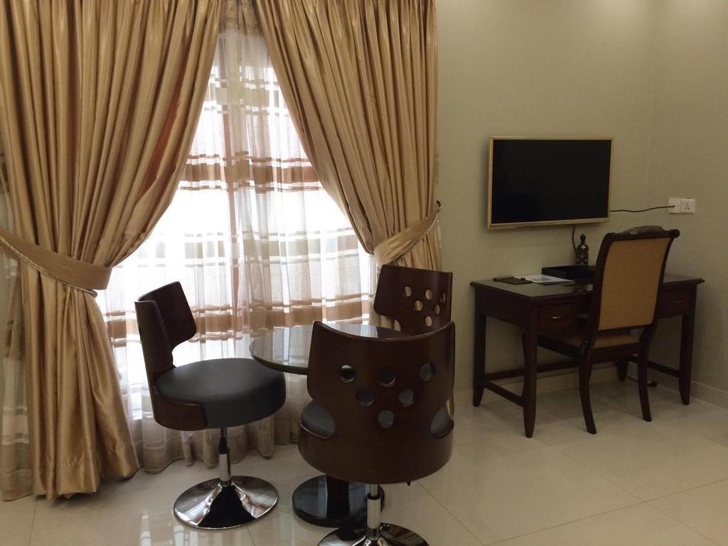 Orchards Cottage Hotel Karachi Ngoại thất bức ảnh