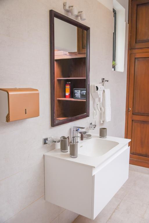 Orchards Cottage Hotel Karachi Ngoại thất bức ảnh
